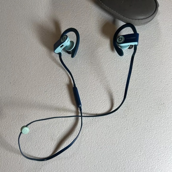 Powerbeats3 Wireless In-Ear Headphones - Flash Blue - Picture 2 of 14